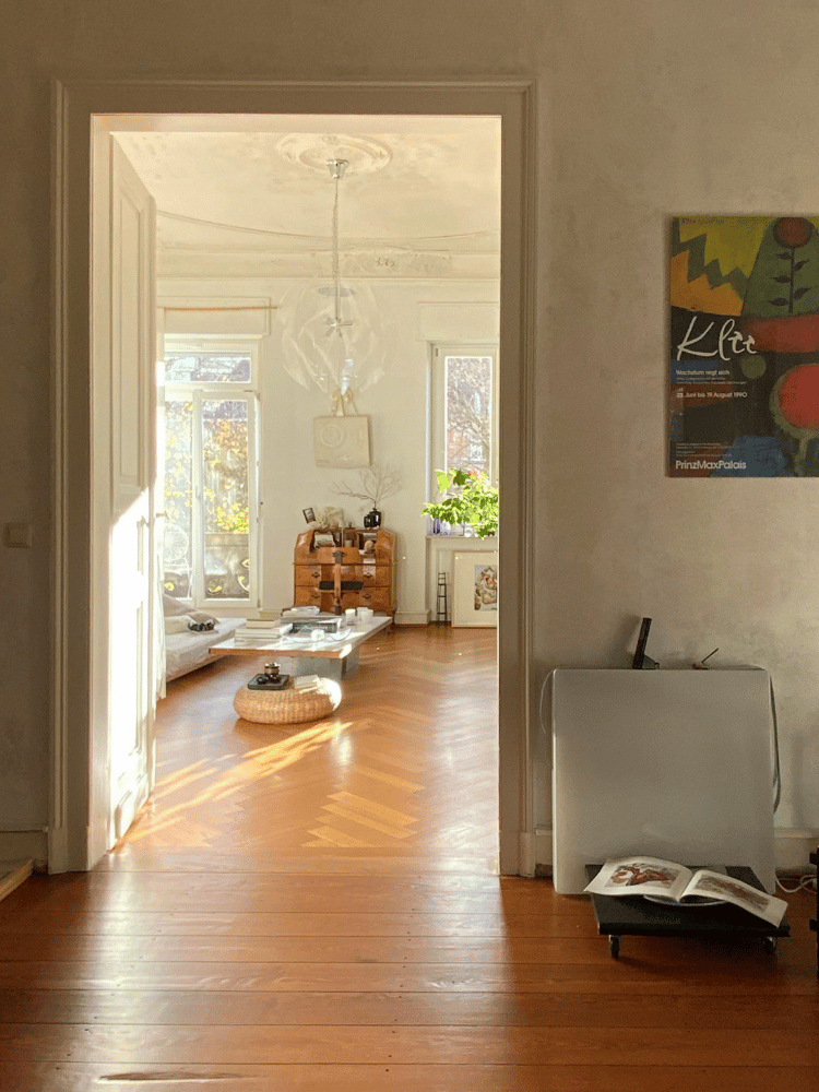WOOD FLOOR
